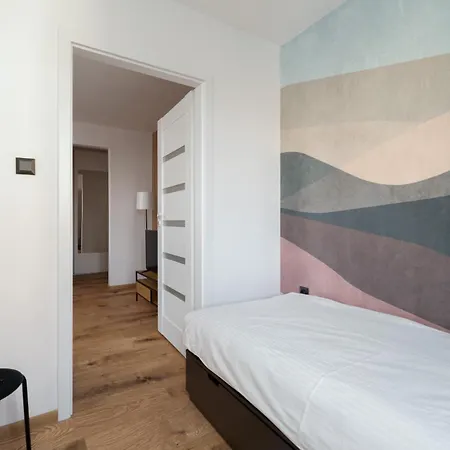 Comfortable Two-bedroom By Renters Apartman