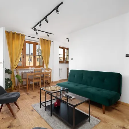 Comfortable Two-bedroom By Renters Poznan