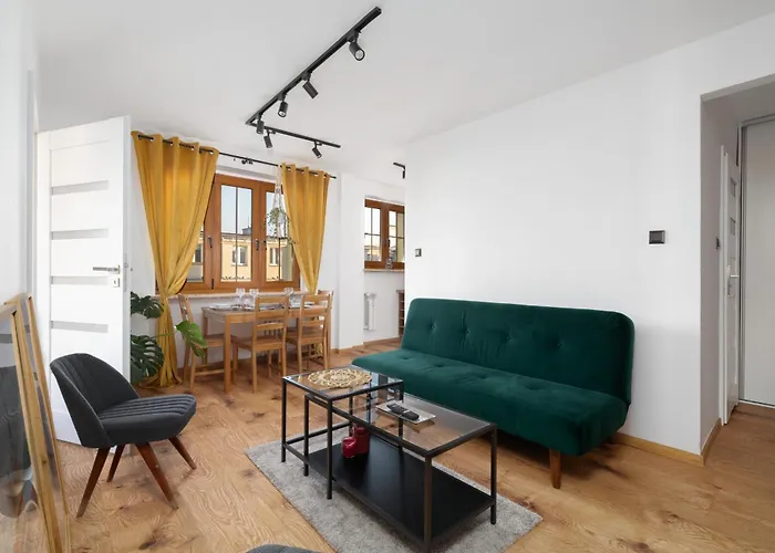 Comfortable Two-bedroom By Renters Poznań
